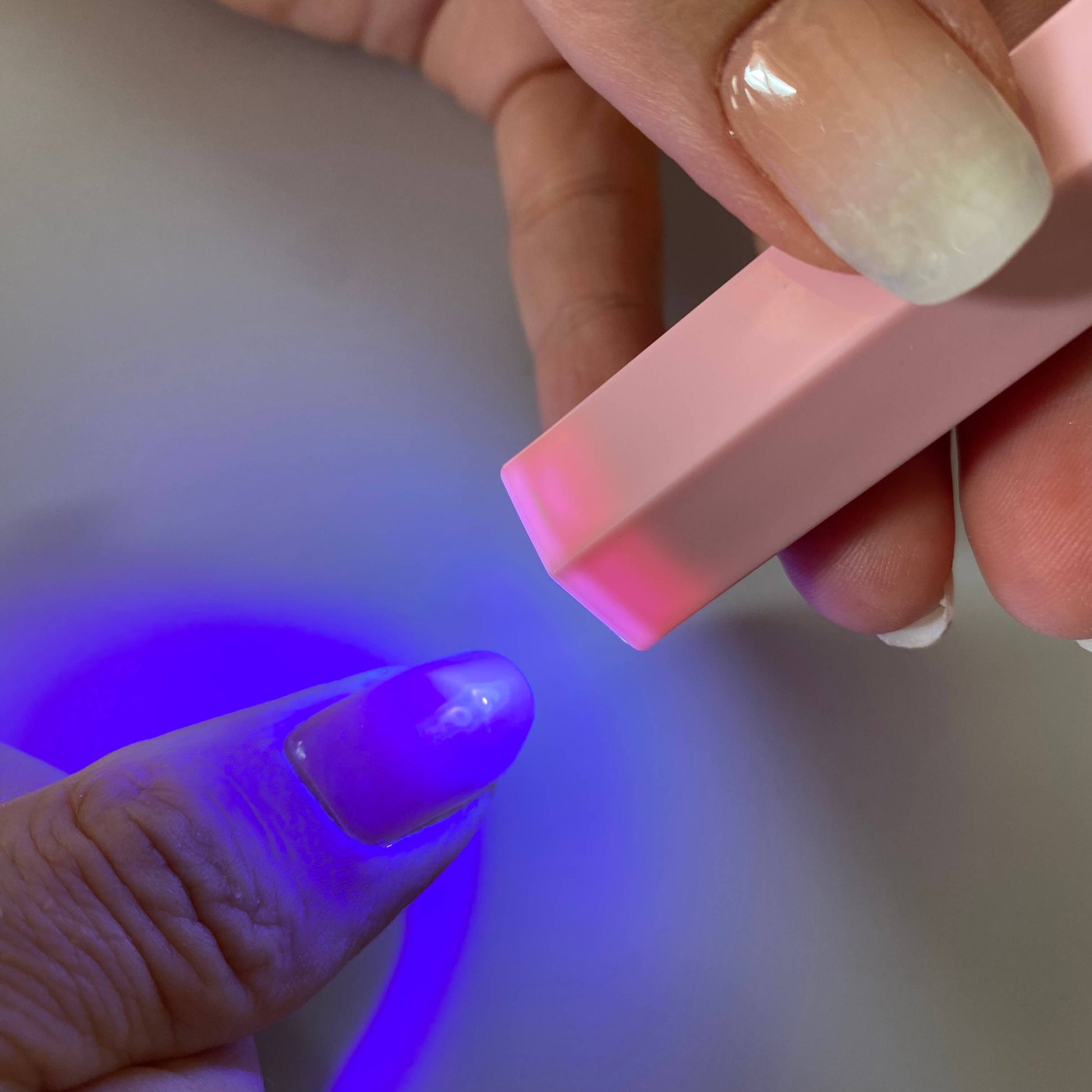 NOOVES NAILS Lámpara Portátil de Curado de Uñas de Gel UV - Secado Rápido en 8s - Batería de Larga Duración - Compacta y autónoma-2