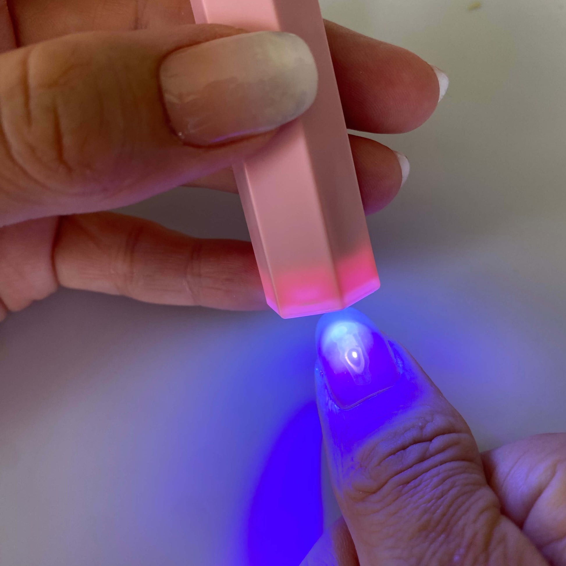 NOOVES NAILS Lámpara Portátil de Curado de Uñas de Gel UV - Secado Rápido en 8s - Batería de Larga Duración - Compacta y autónoma-3